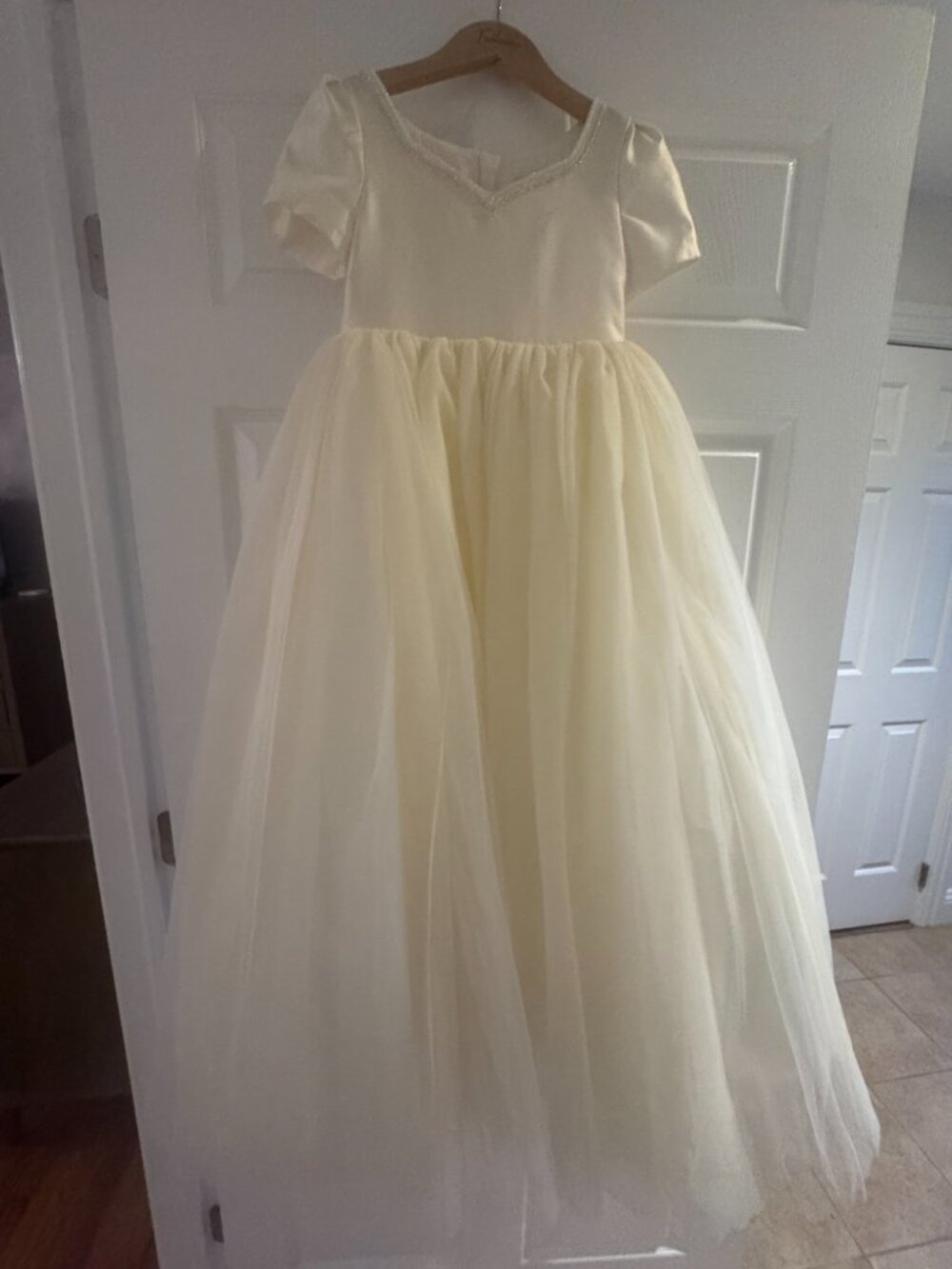 Tulleen "Yvette" Ivory Beaded Tulle Flower Girl & Communion Dress Sz 7/8 - Picture 6 of 6